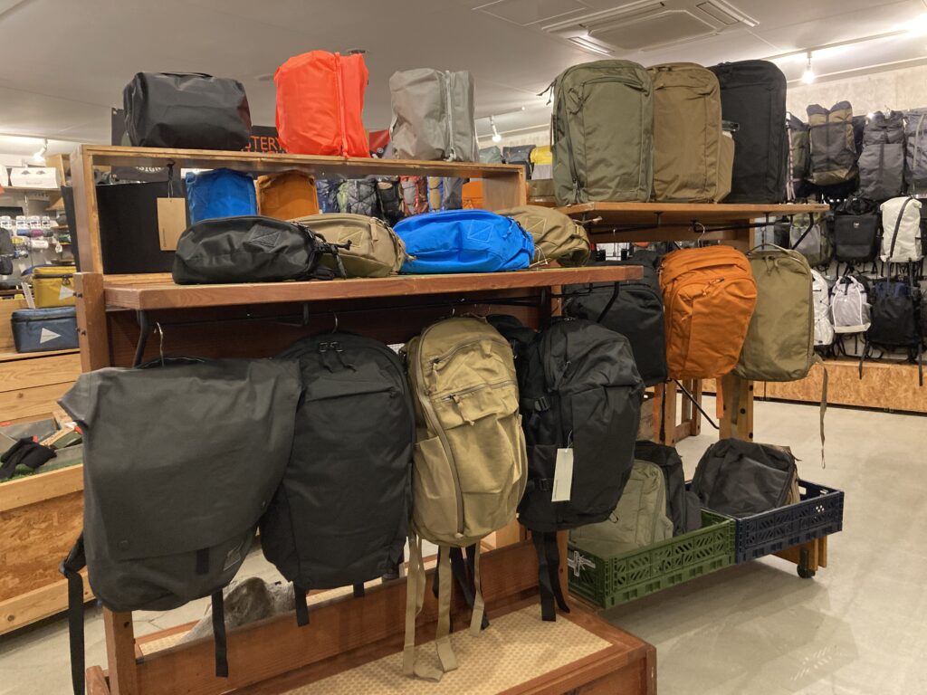 SIX MOON DESIGNSが作った自立テント！
