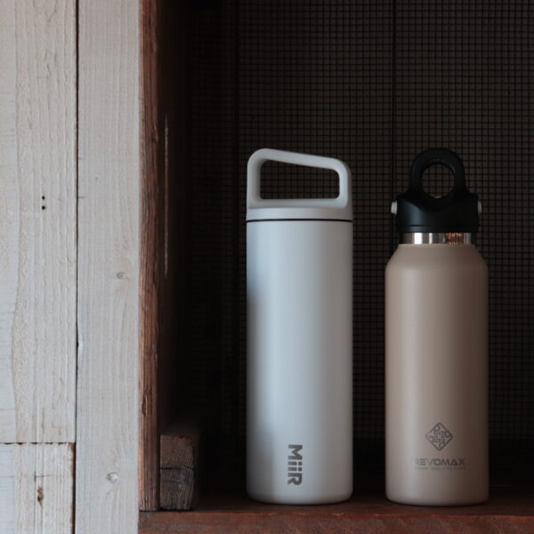 生活を彩る、気品あふれるボトルたち　～REVOMAX, MiiR～