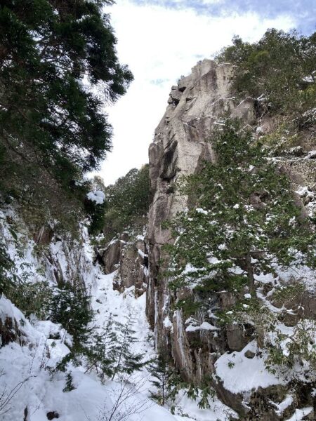 今季注目のアイゼン BLUE ICE グリフィン12 入荷しています！