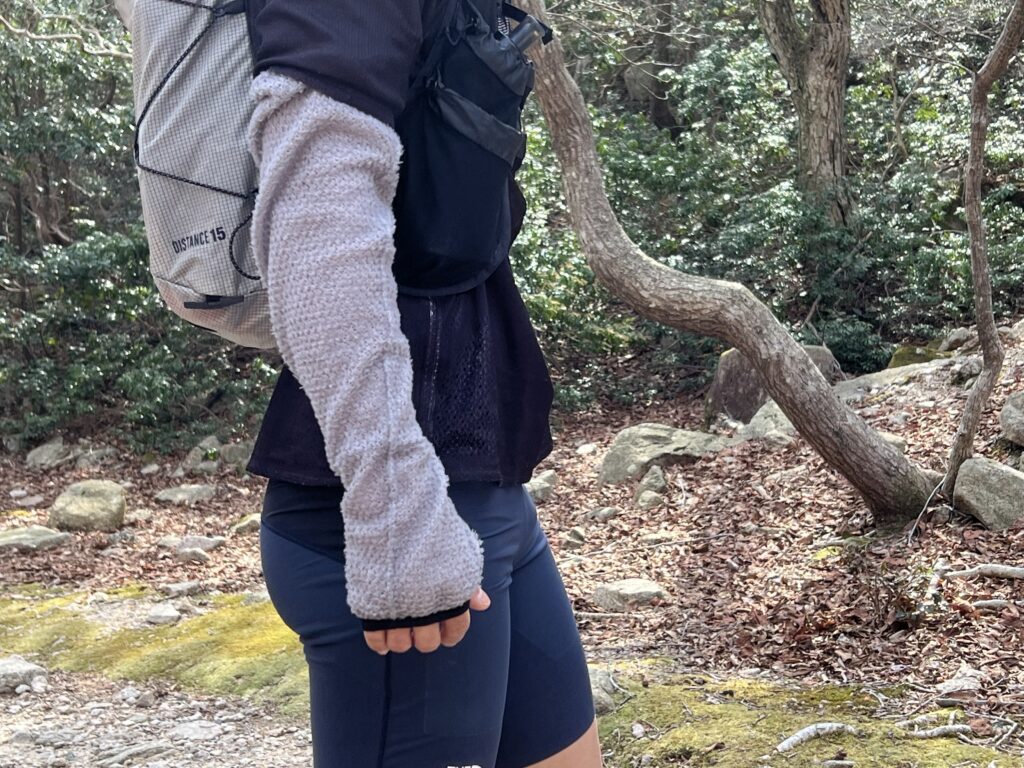 季節の端境期には 山と道 Light Alpha Sleeves が超おススメ！