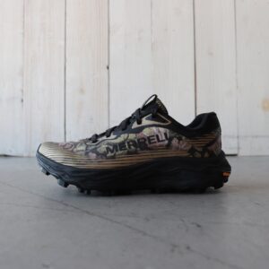 機能と美意識が息づく一足。「MERRELL AGILITY PEAK 6 OPULENT」の魅力